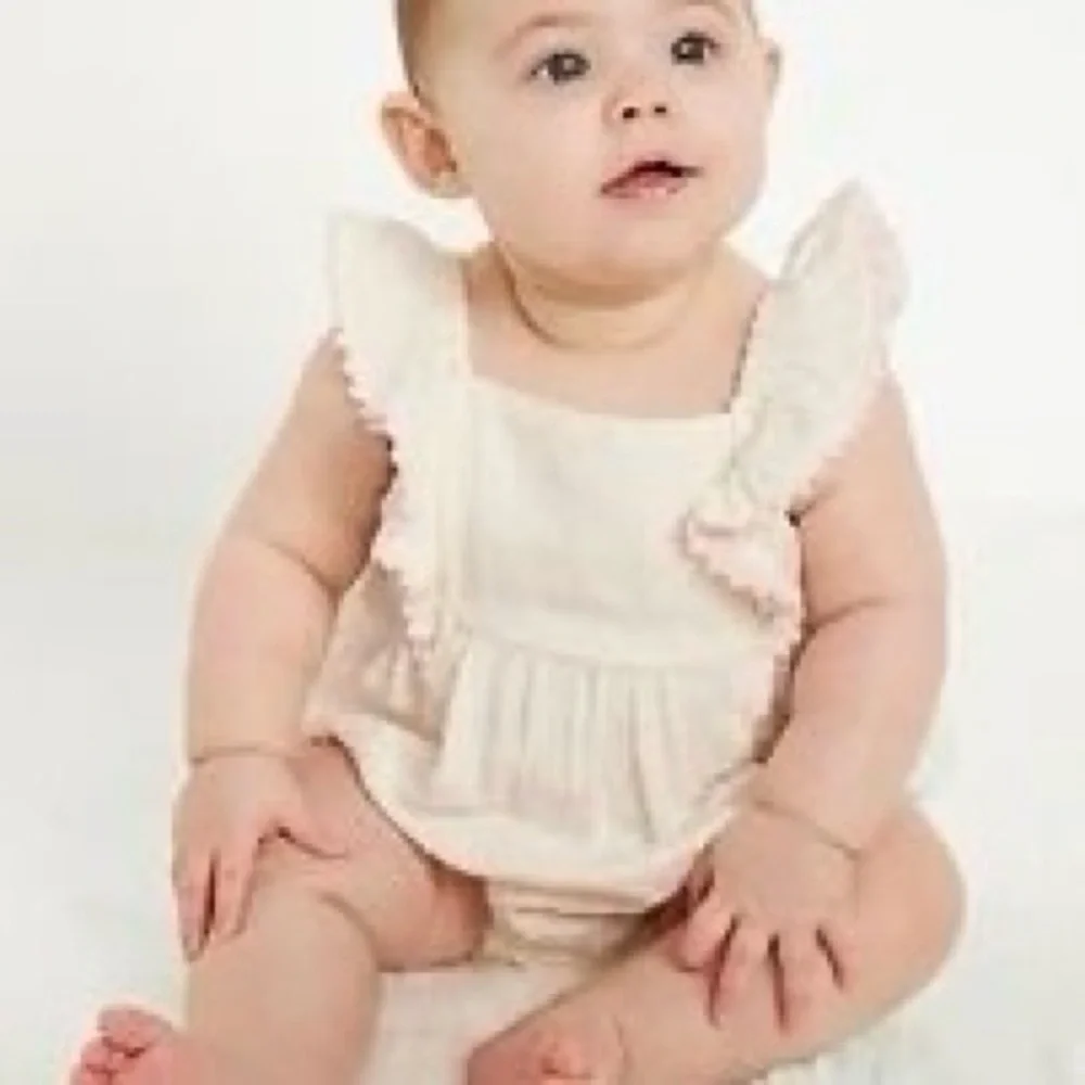 Creme De La Creme Old Navy Ruffled One Piece Romper